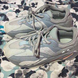 Yeezy 700